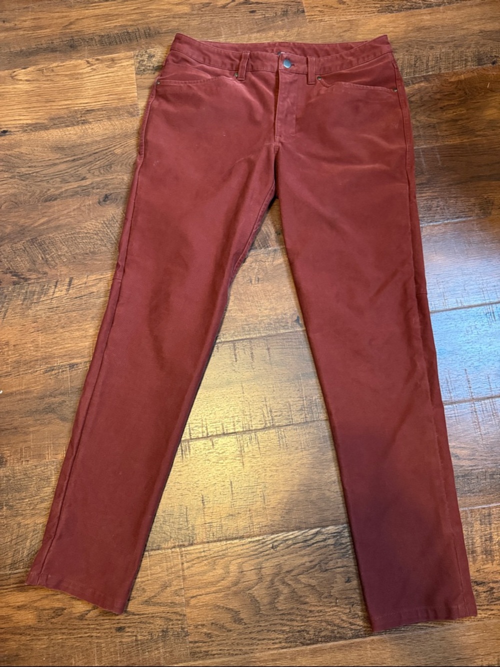 Men’s Lululemon ABC 5 pocket jean material in 32W 32L in rare color.